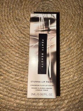 Fenty Beauty Stunna Lip Paint - Soft Nude Beige